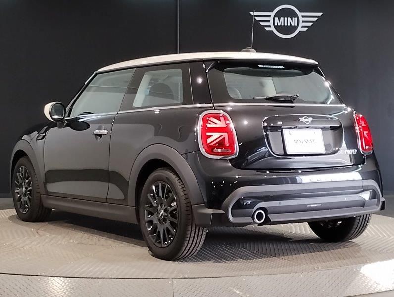 MINI Cooper F56 RHD