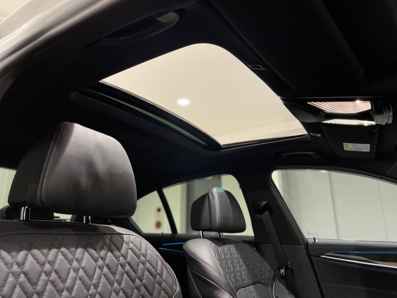 530e Sedan RHD