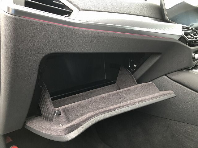 G26 i4 eDrive40 RHD