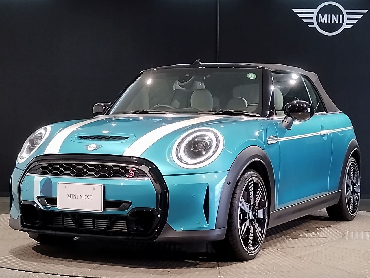 MINI COOPER S CONVERTIBLE. SEASIDE EDITION.