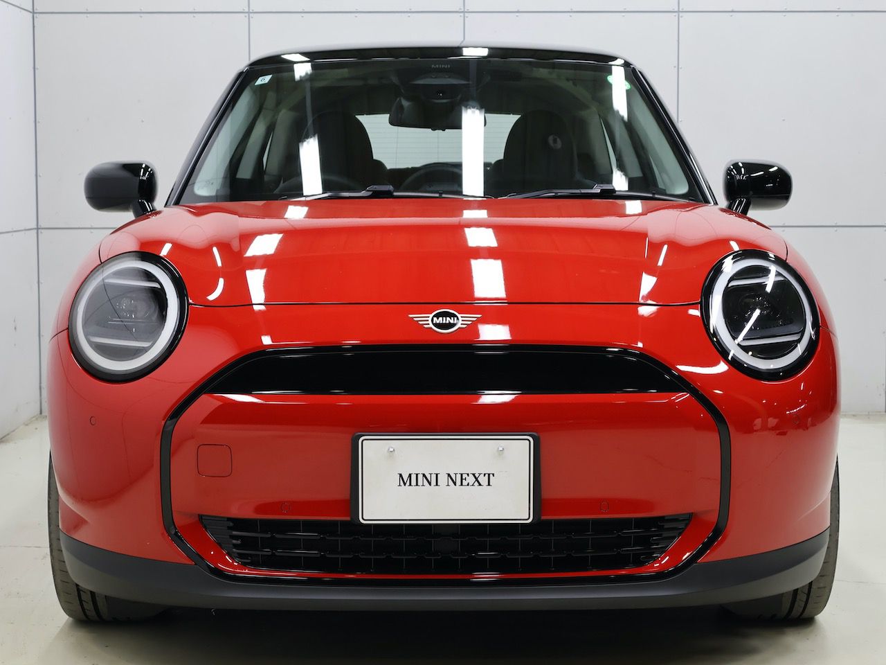 J01 MINI Cooper E