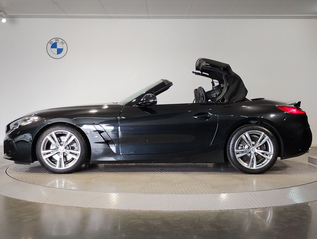 G29 z4 sDrive20i RHD