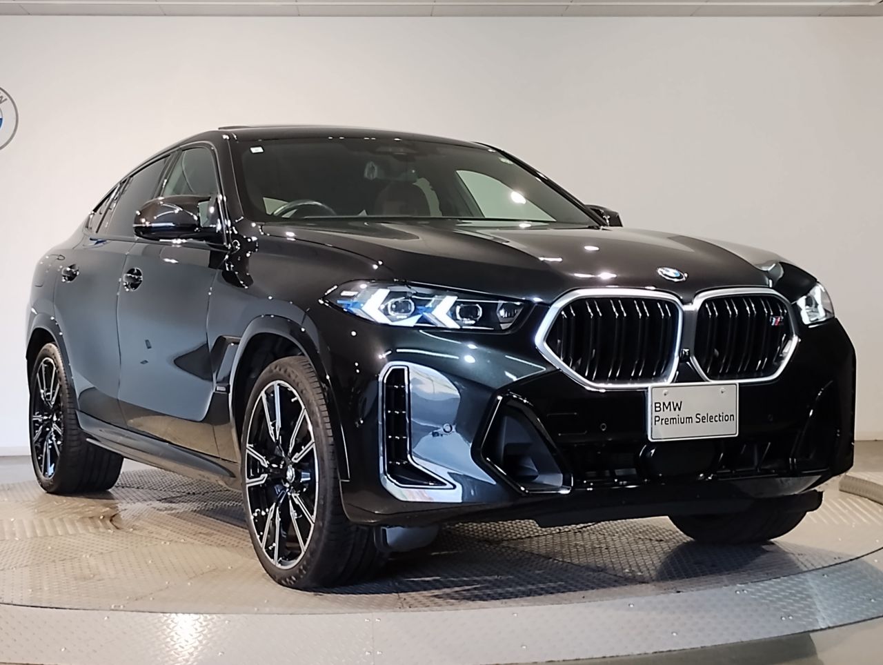 X6 M60i xDrive RHD