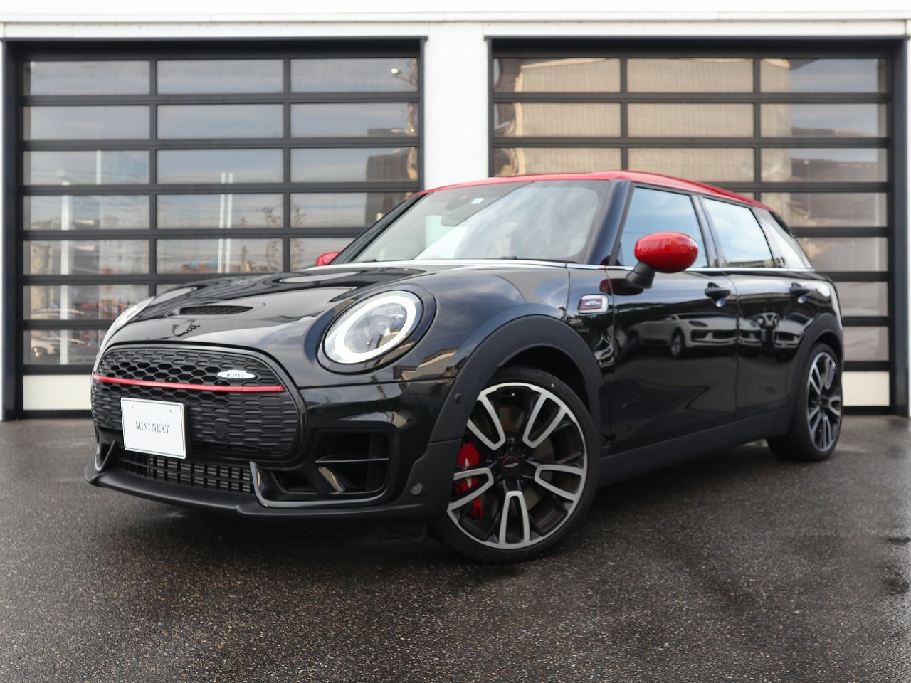 THE MINI JOHN COOPER WORKS CLUBMAN.