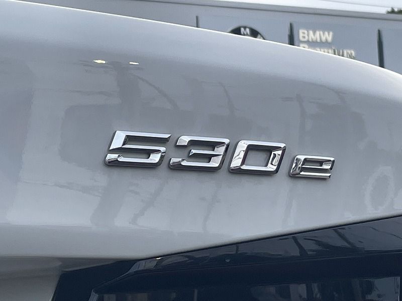 530e Sedan RHD