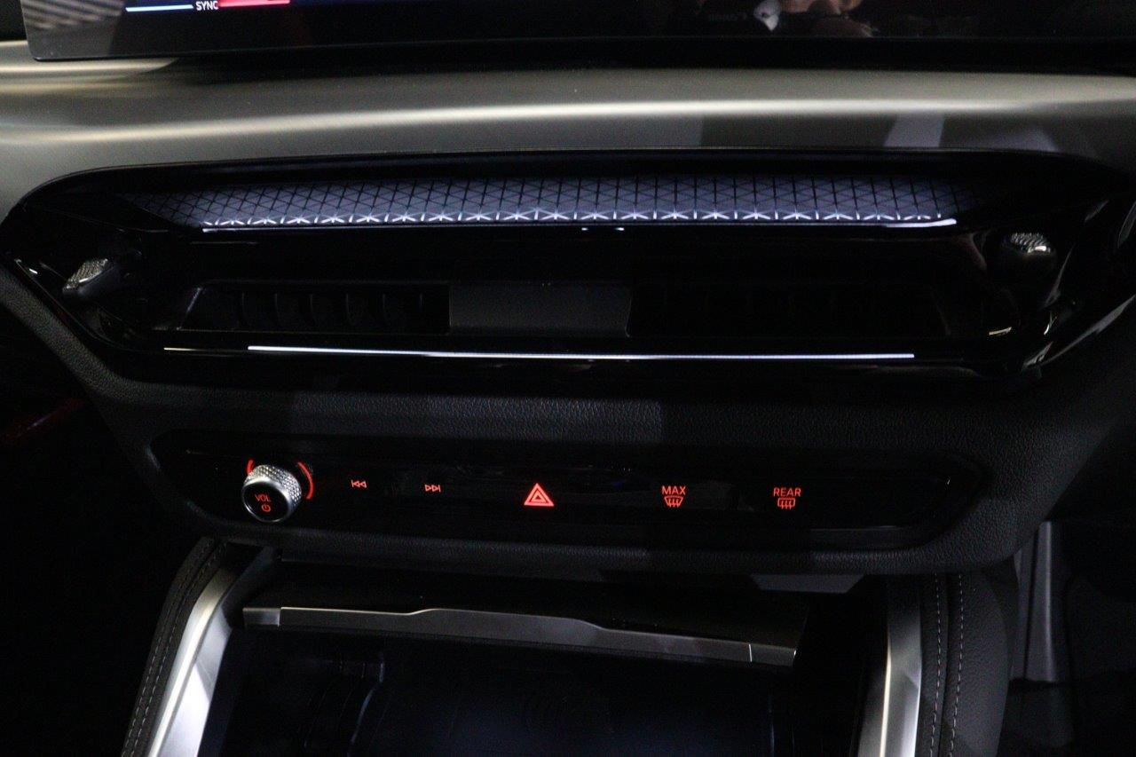 G** ***i G*** C**** ***