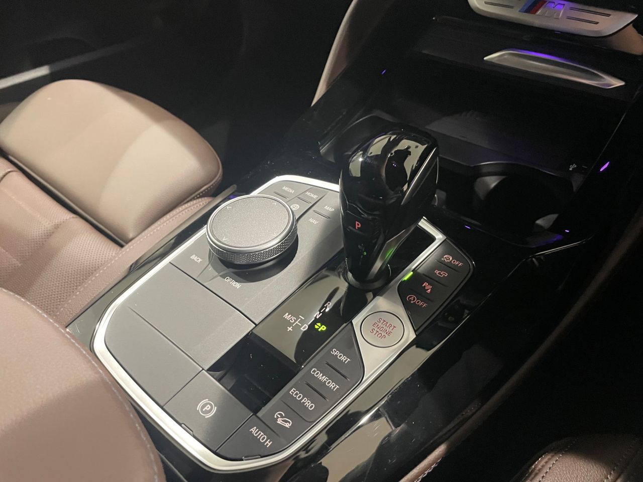 G02 X4 M40i RHD LCI