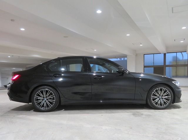 G20 320i Saloon RHD TU