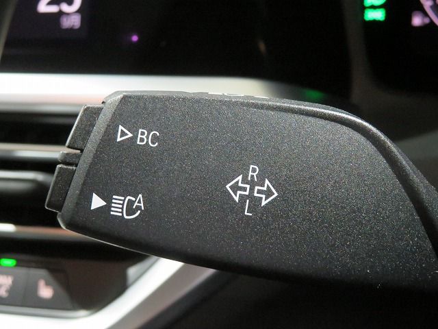 G20 320i Saloon RHD TU