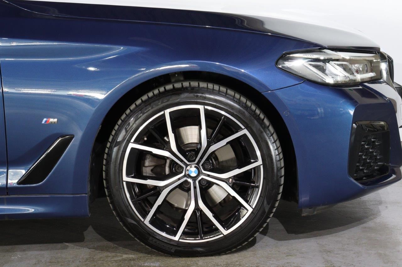 520d xDrive Sedan RHD