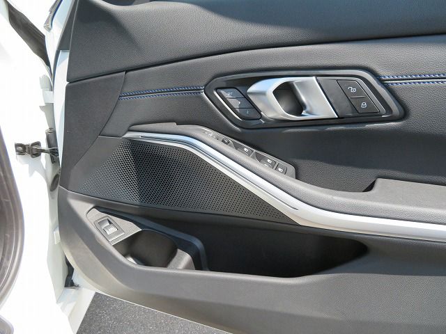320d xDrive Berline RHD