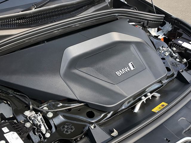 U11 iX1 xDrive30