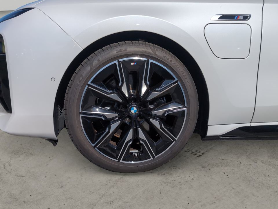 BMW 760