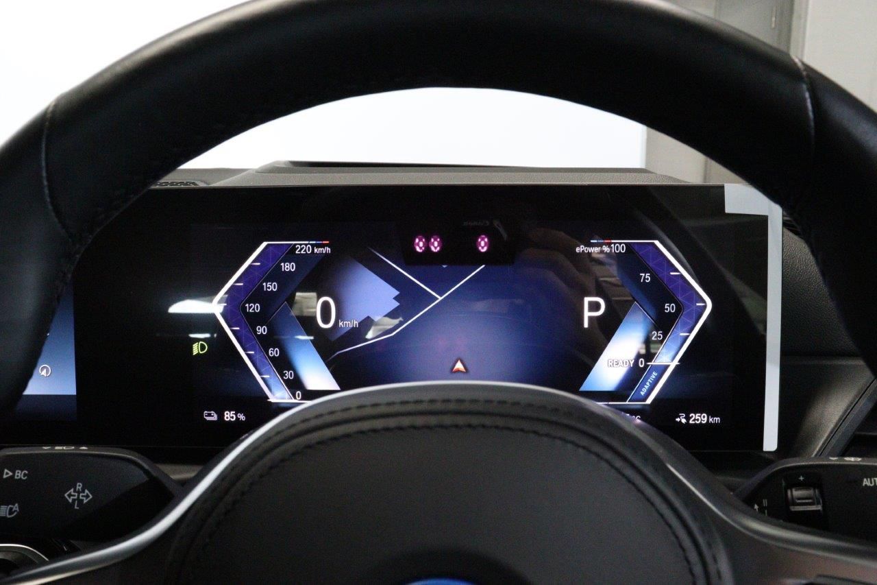 G26 i4 eDrive35 RHD