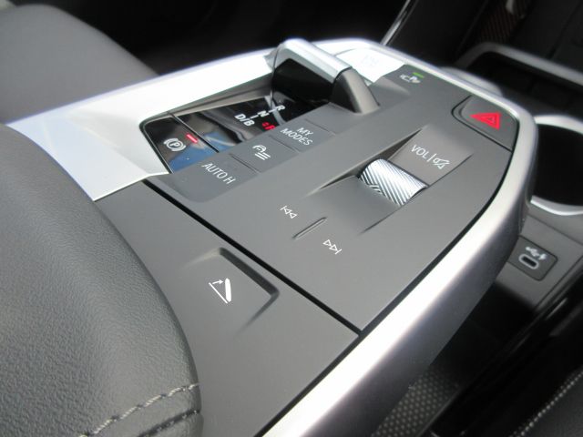 iX2 xDrive30 MSP