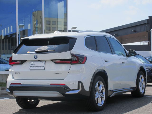 U11 iX1 xDrive30