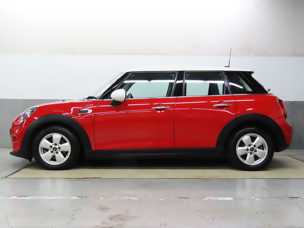 F55 MINI Cooper 5-Door Hatch LCI