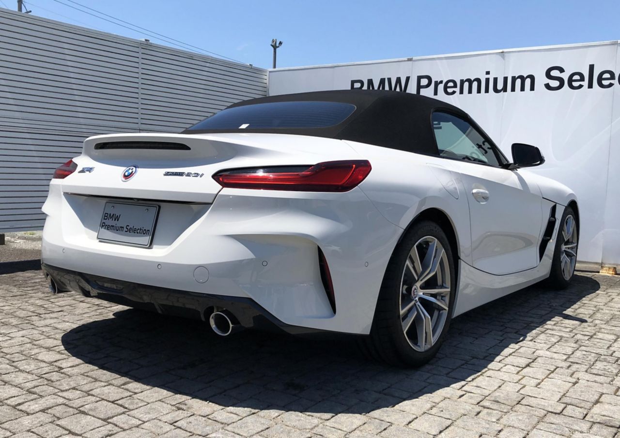 G29 z4 sDrive20i RHD