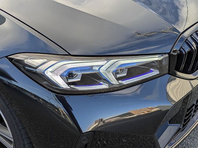 320d xDrive Berline RHD