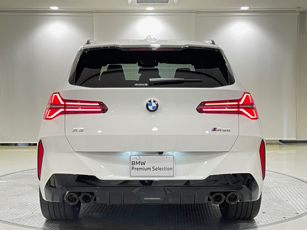 X3 M50 US