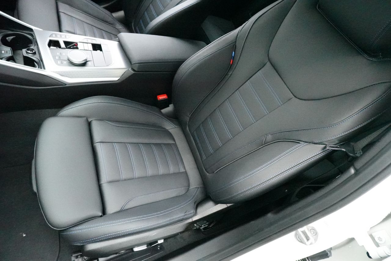 320d xDrive Berline RHD