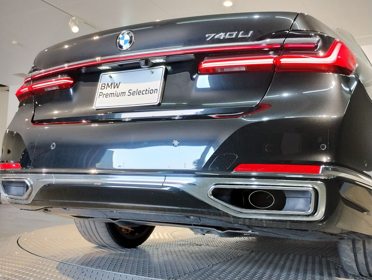 G12 740Li Saloon LCI