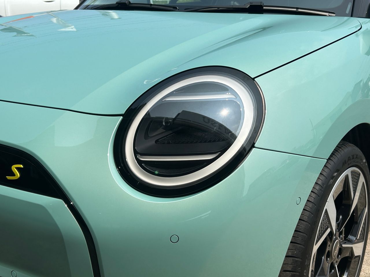 J01 MINI Cooper SE