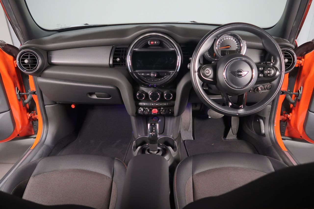F55 MINI Cooper 5-Door Hatch LCI