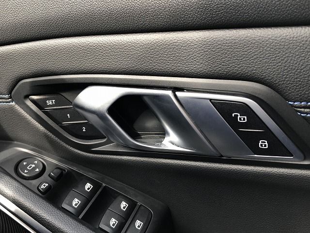 G21 320i RHD