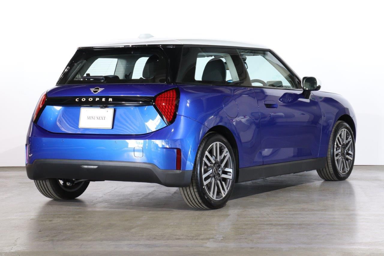 J01 MINI Cooper E
