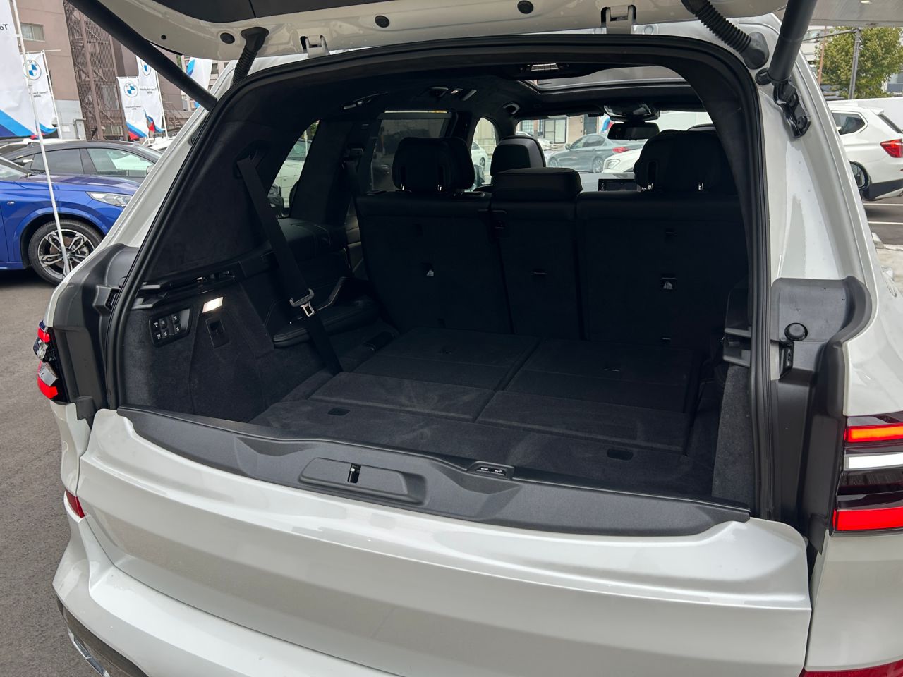 X7 xDrive40d RHD US