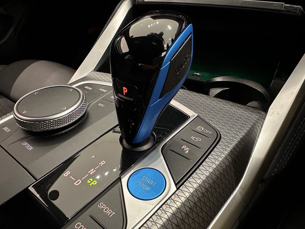 G26 i4 eDrive40 RHD