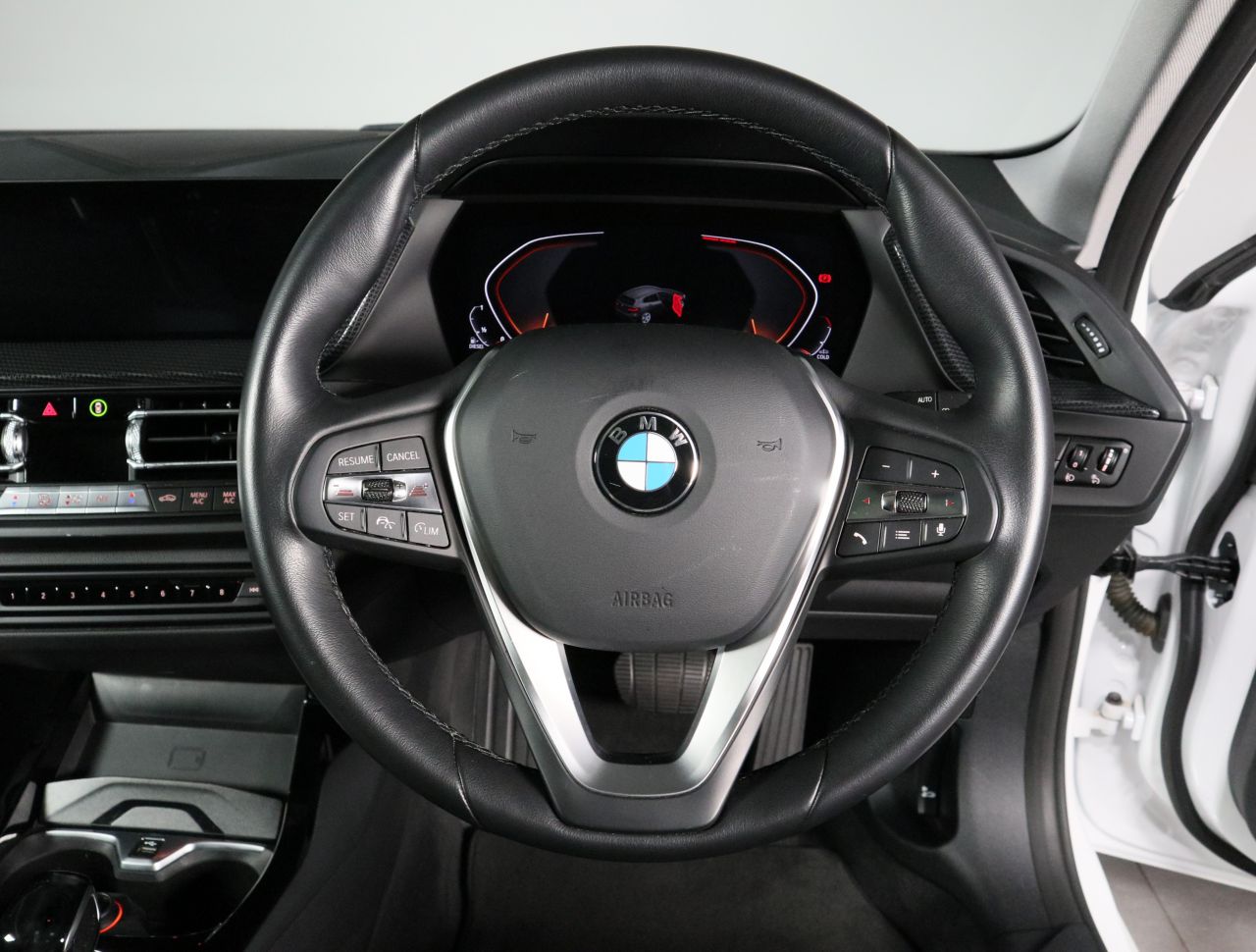 F40 118d Sports Hatch 5-door B47 2.0d