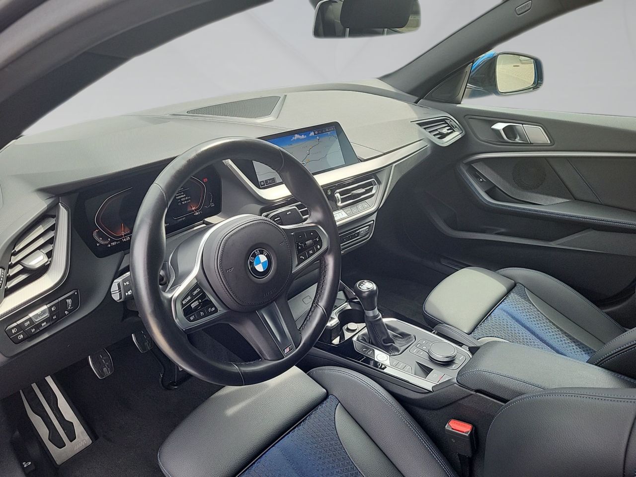 BMW 218