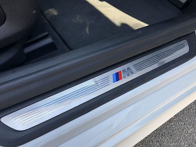 530e Sedan RHD