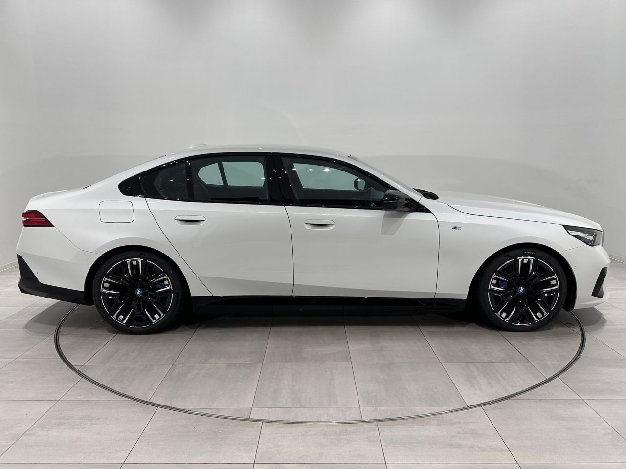 BMW i5 M60 xDrive Sedan RHD
