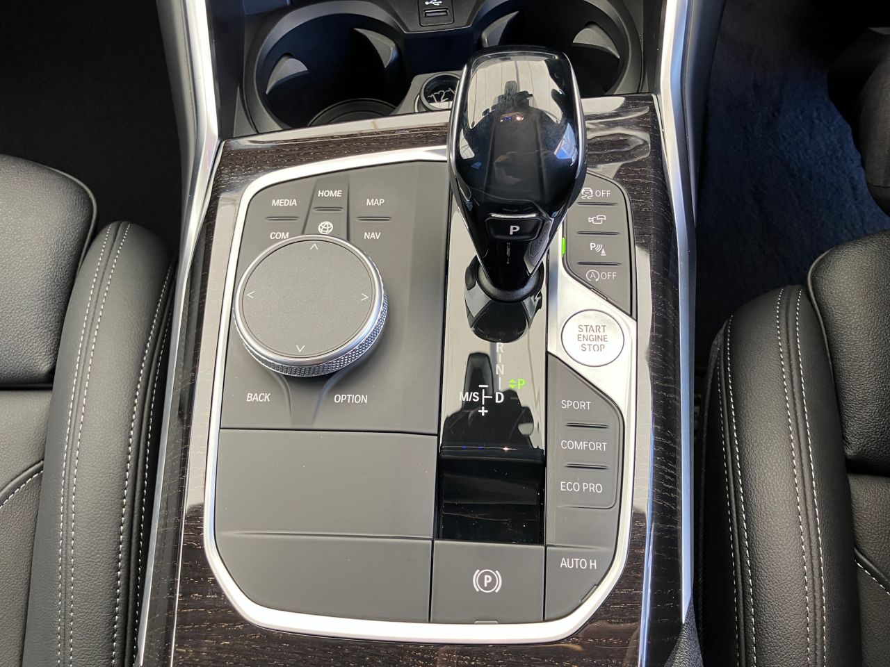 G20 320d xDrive RHD Saloon