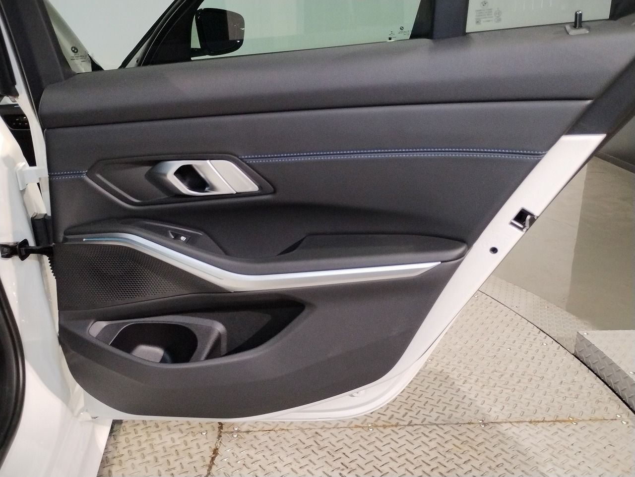 G20 330e Saloon LCI RHD MX