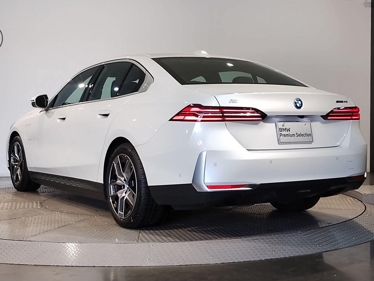 BMW i5 eDrive40 Sedan RHD
