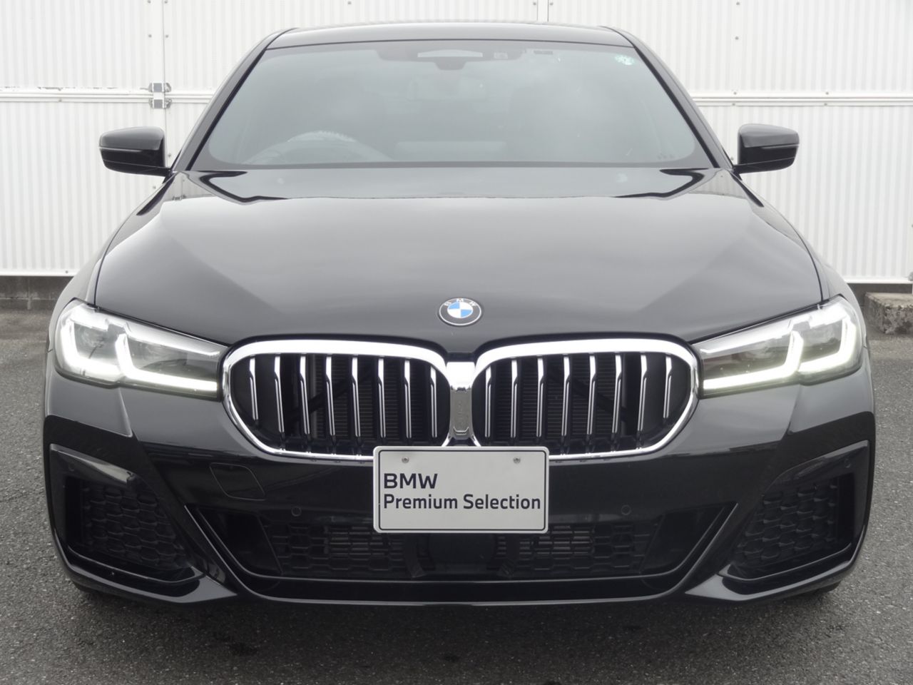 520d xDrive Sedan RHD