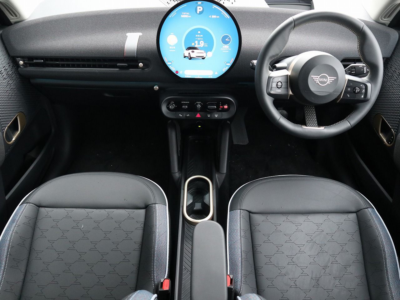 J01 MINI Cooper E