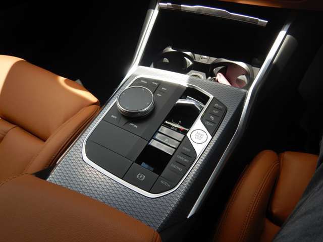 320d xDrive Berline RHD