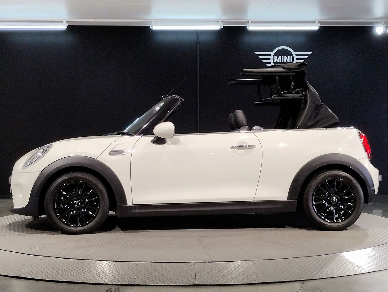 F57 MINI Cooper Convertible LCI