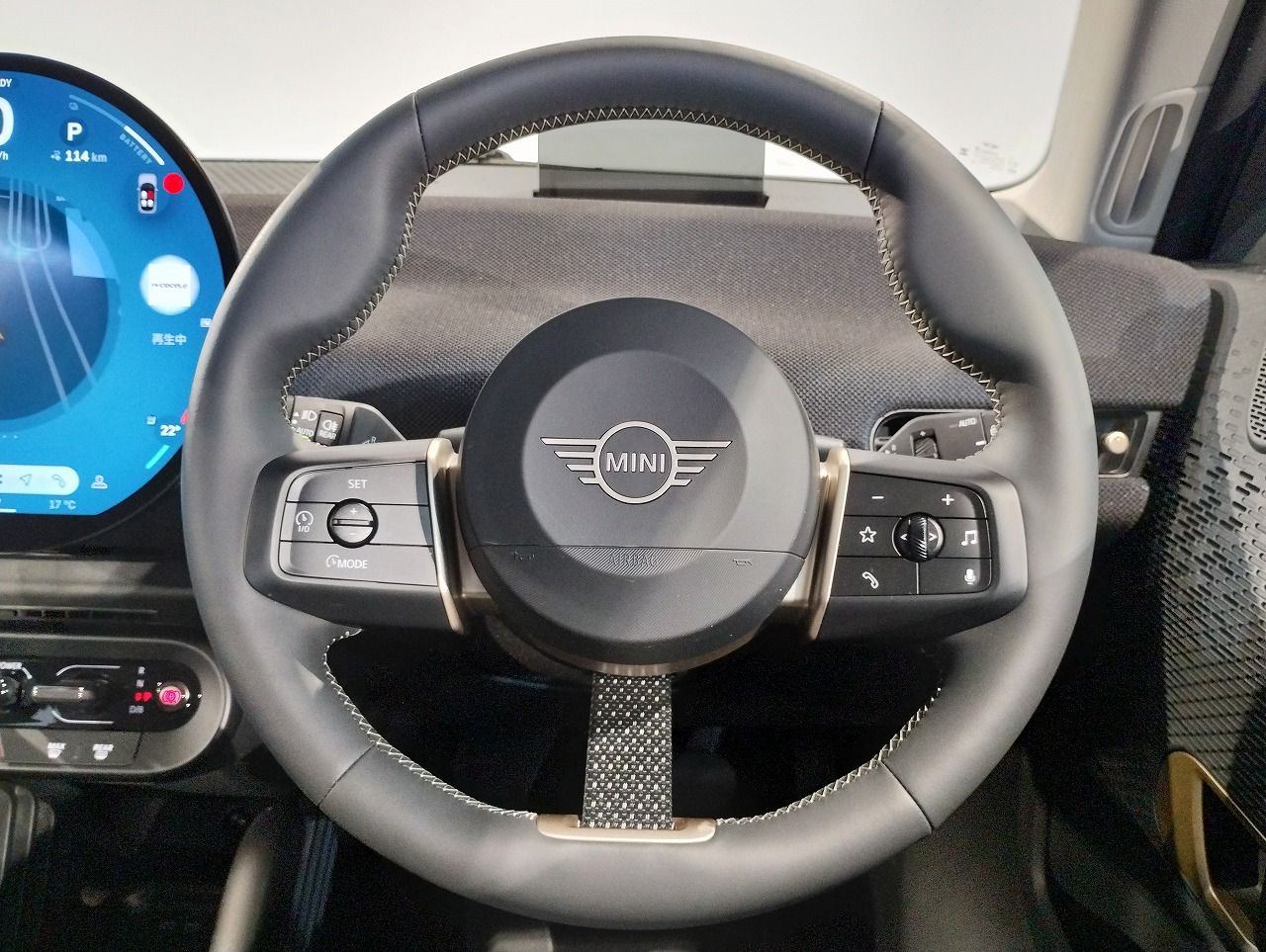 J01 MINI Cooper E