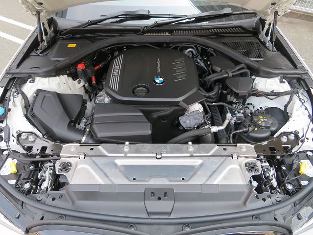320d xDrive Berline RHD