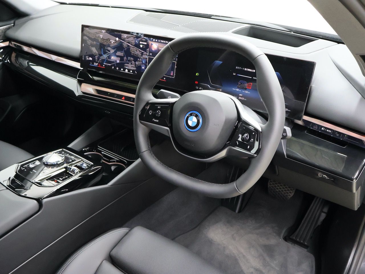 BMW i5 eDrive40 M Sport RHD
