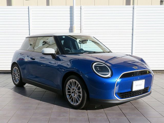 J01 MINI Cooper SE