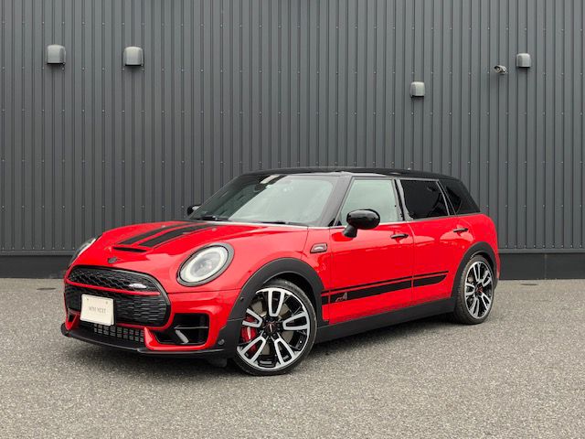 THE MINI JOHN COOPER WORKS CLUBMAN.