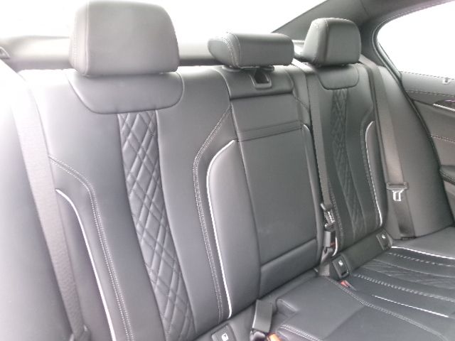 520d xDrive Sedan RHD