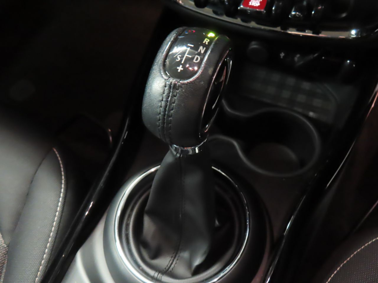 MINI CLUBMAN COOPER D